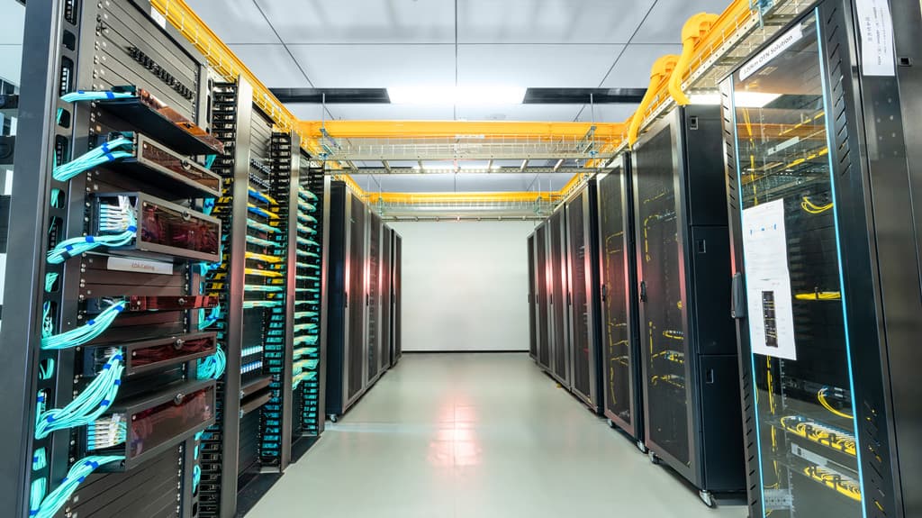 ISP server infrastructure for secure and compliant data flows under the EU Data Act